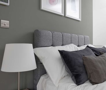 Burnell Avenue Room 5 - Photo 3