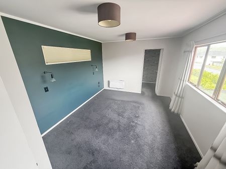 111 Woodman Drive, Tawa - Photo 3