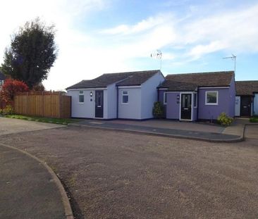 2 bedroom semi-detached bungalow to rent - Photo 2