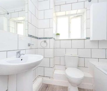 Neville Close, Hounslow, London, TW3 - Photo 6