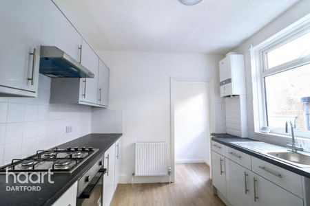 2 bedroom apartment to rent - Photo 5
