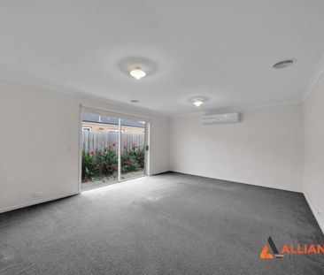 Comfortable Family Living in a Peaceful Wallan Setting - Photo 2