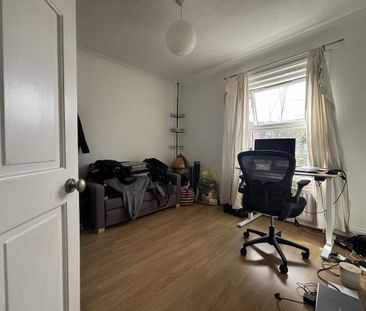 2 bedroom semi-detached house to rent - Photo 5