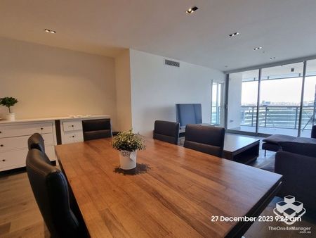 HEART OF NEWSTEAD 3BED 2 BATH 2 CAR - Photo 3