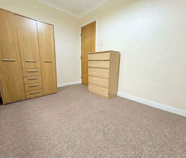 3 bed Terraced House To Let - Photo 6