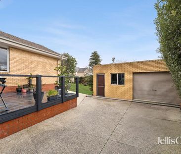 8 Killeen Avenue, Black Hill, Vic 3350 - Photo 6