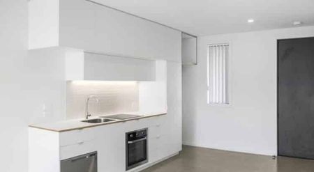 Charming 2BR Townhouse in Petone - Photo 5