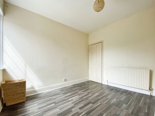 Bishop Road, Essex, Chelmsford - Photo 1