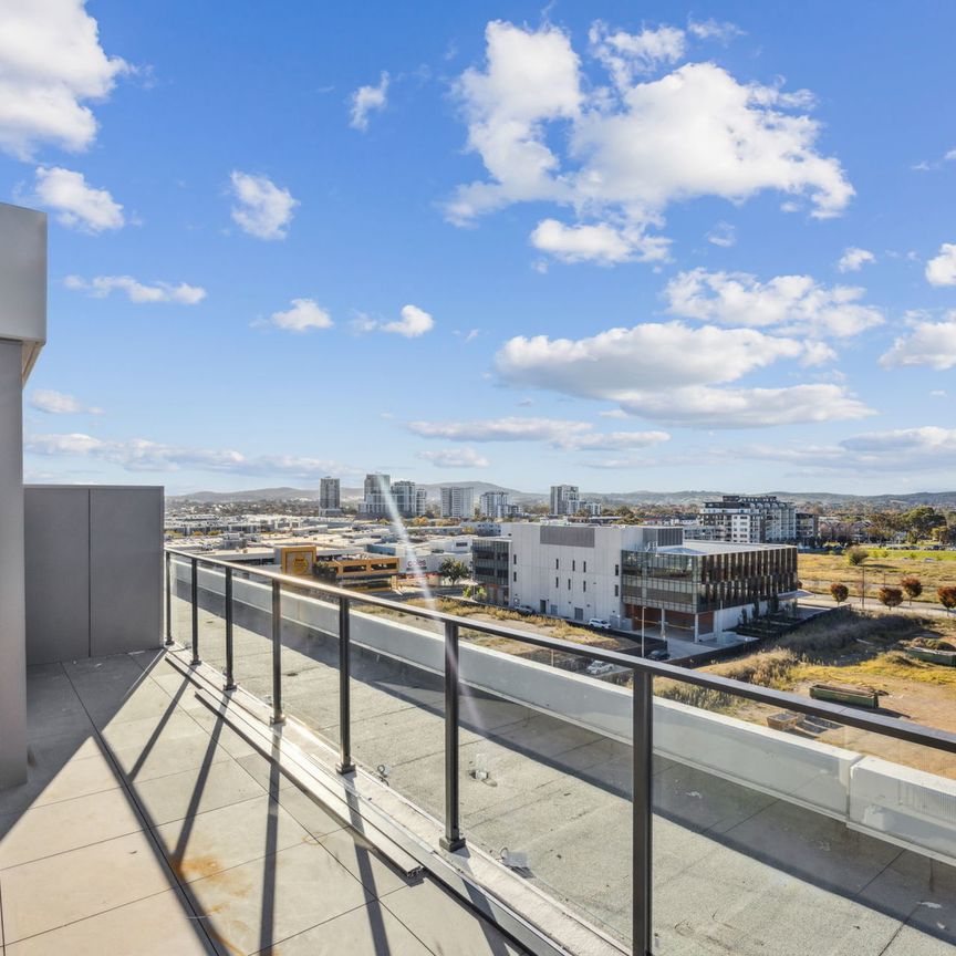 Live in the heart of Gungahlin - Photo 1