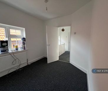 3 bedroom terraced house to rent - Photo 6