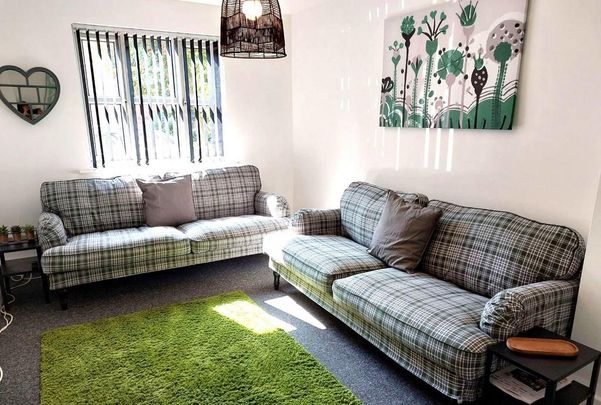 6 bedroom private hall to rent - Photo 1