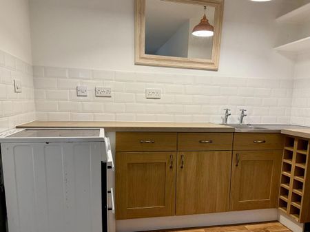 1 bedroom ground floor flat to rent - Photo 3