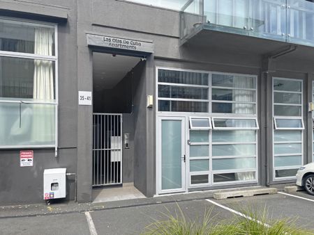 2-Bedroom Apartment – Prime Cuba Street Location - Photo 5