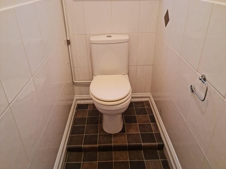 Very Large 6 Bed Student Property - Photo 3