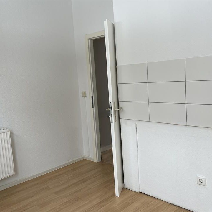 Familienfreundliche 4-Raum-Wohnung mit sonnigem Balkon - Photo 1