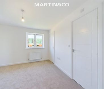 2 bedroom end of terrace house to rent - Photo 3