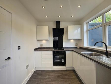 4 bedroom terraced house to rent - Photo 5