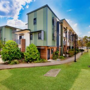 2/37 Sinnathamby Boulevard, Brisbane - Photo 2