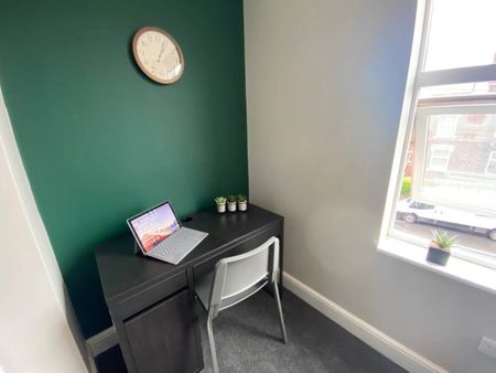 Haddon Avenue (Room 2), Burley, Leeds - Photo 2