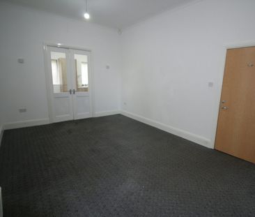 Terraced House to rent on - Photo 3