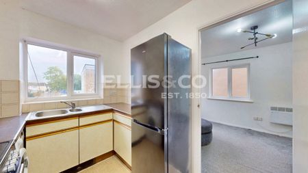 Caroline Close, UB7, West Drayton - Photo 5
