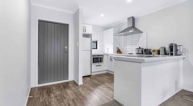 Fully Furnished - Walking Distance to Hospital - Photo 1