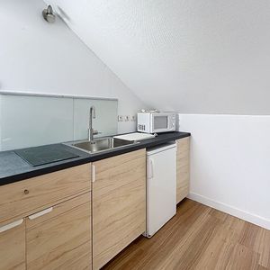 Appartement à louer - REIMS - PROCHE AVENUE DE LAON - Photo 2