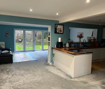 1 bedroom in a house share to rent - Photo 1