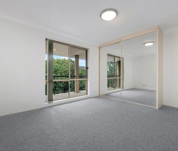 Modern 2-bedroom Apartment in a Prime Location! - Photo 5