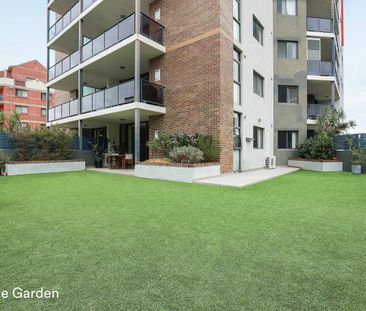 Modern Apartment Close to Station with Large Private Courtyard - Photo 4