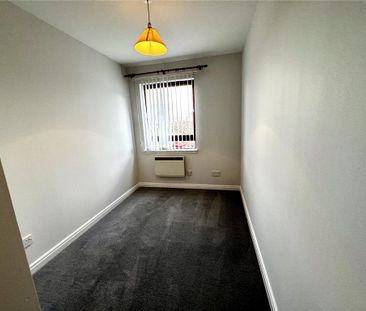 3 bedroom apartment to rent - Photo 2