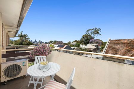 STUDIO APARTMENT WITH PARKING & BALCONY - Photo 5