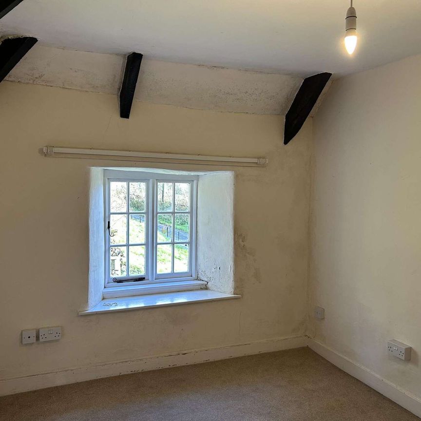 A character three bedroom Cottage in a peaceful location forming part of the Trebartha Estate to let on an Assured Shorthold Tenancy for an initial period of 12 - Photo 1