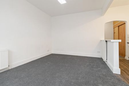 2 bedroom ground floor maisonette to rent - Photo 5