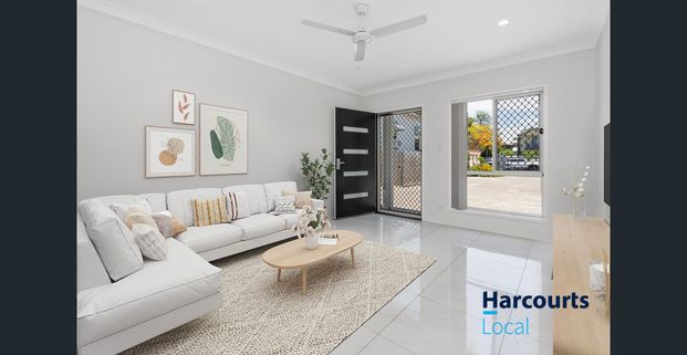 Stylish & Spacious Townhouse! - Photo 1