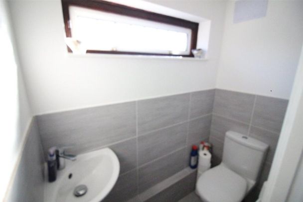 1 bedroom property to rent - Photo 1