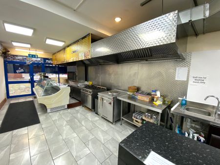 £1,250 PCM, Large Fully Fitted And Equipped A3 Licensed Restaurant and Takeaway in Clare Road, Grangetown, Cardiff, CF11 6RX - Photo 3