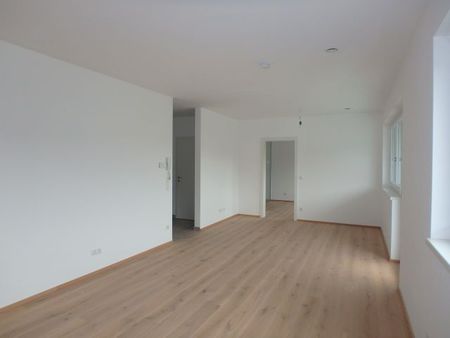 Helle 2-Zimmer Wohnung mit Balkon, Lift und Parkplatz - Photo 3