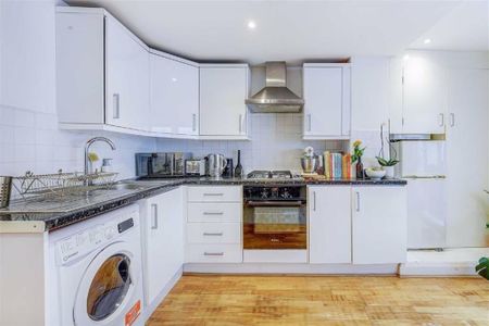 2 Bed Flat, Hayter Road, SW2 - Photo 5