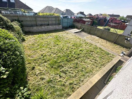 3 bedroom terraced house to rent - Photo 3