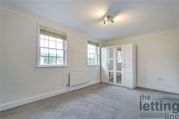 Forty Hill, Enfield, Middlesex, EN2 9HT - Photo 1