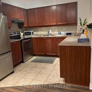 Burnhamthorpe & Duke Of York Fully Furnished 3Bdrm +Den Utilities In - Photo 2