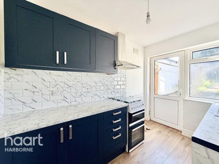 3 bedroom semi-detached house to rent - Photo 5