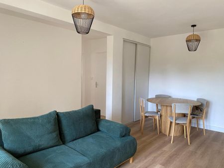 Location Appartement 2 pièces 42m² AUBENAS 07200 - Photo 2