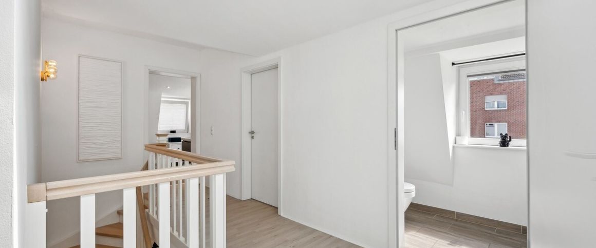 Freistehendes und effizientes Einfamilienhaus in hochwertiger Ausstattung auf großzügigem Grundstück - Photo 1