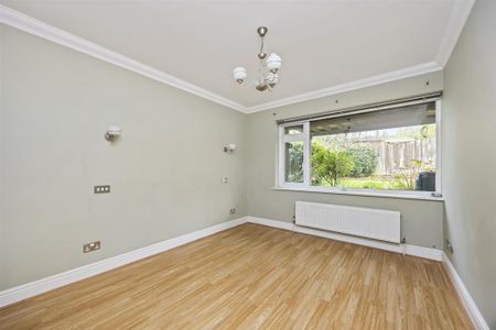 4 bedroom detached house to rent - Photo 5