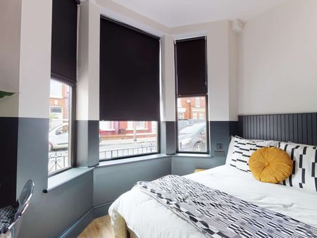 Join a stunning co-living home near the heart of the city, designed for aspirational living and vibrant community. Room D - Photo 3