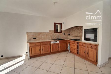À louer - Maison traditionnelle, 6 pièces située à Saint-Geoirs (38590) | Cimm Immobilier - Photo 2