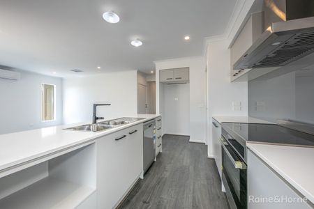 Brand New Modern House - Photo 3