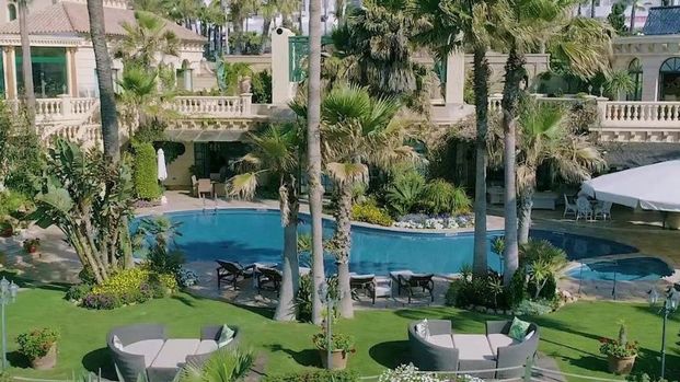 10 bedroom luxury mansion for rent in Mijas Costa, Andalusia - Photo 1